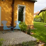 Bright Cosy House With Parking