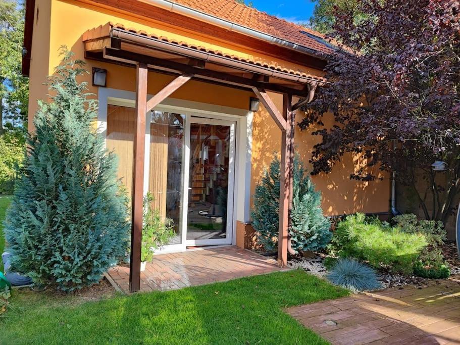 Bright Cosy House With Parking Holiday home